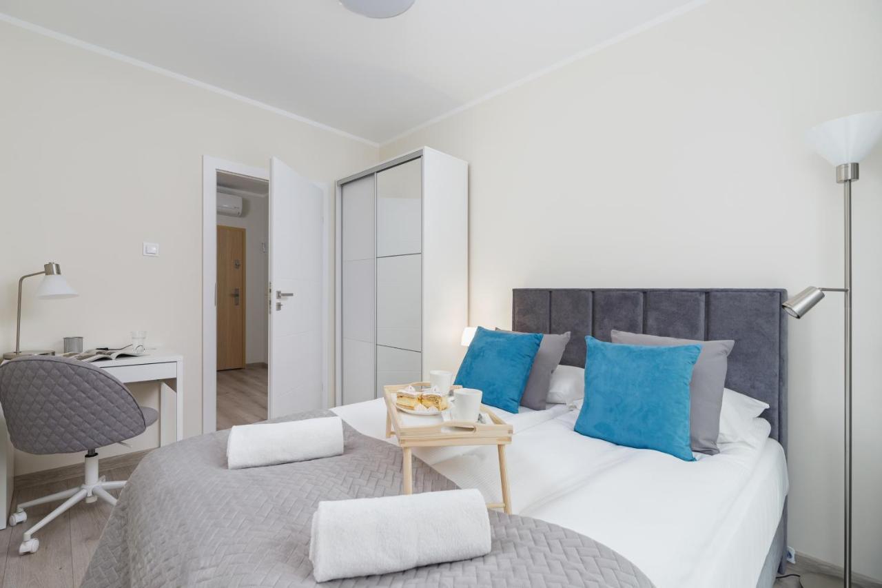 W Parku Lotnikow Apartments Tauron Arena By Noclegi Renters Krakow Exterior photo